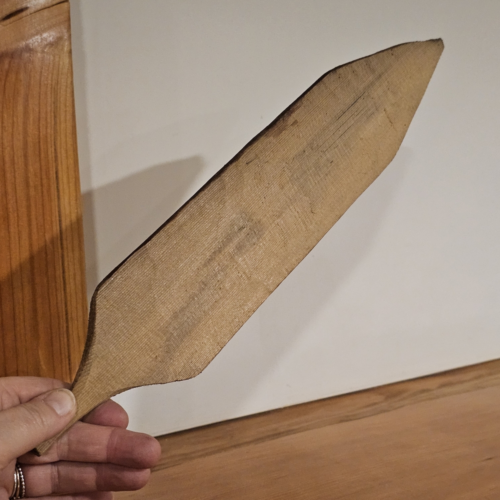 Indigenous Pacific Northwest Coast Cedar Salmon Carving, signed Cecil Dawson - Picture 9 of 10
